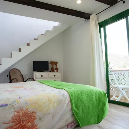 Feriehus Comfortable House In Cruz 130 M² With Sea And Mountain View Santa Cruz de Tenerife